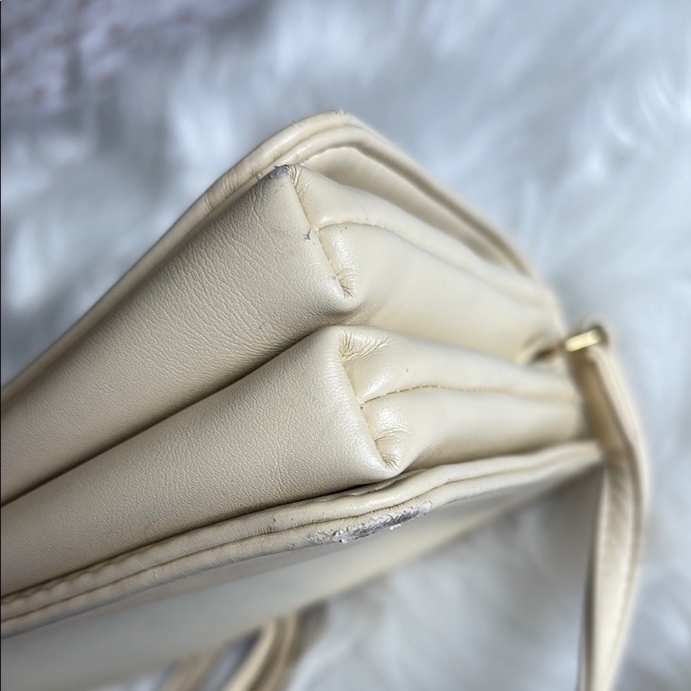 Matt & Nat Cream Classic Crossbody Bag - Picture 8 of 10
